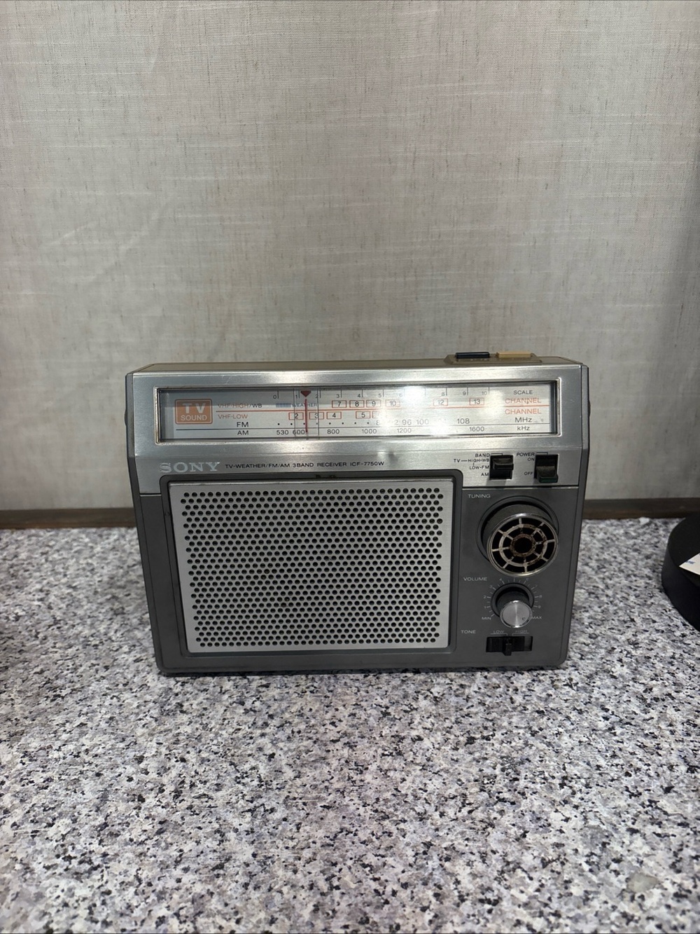 SONY TV Weather FM AM 3 Band Radio Receiver ICF-7750W AC/Battery Power - Vintage